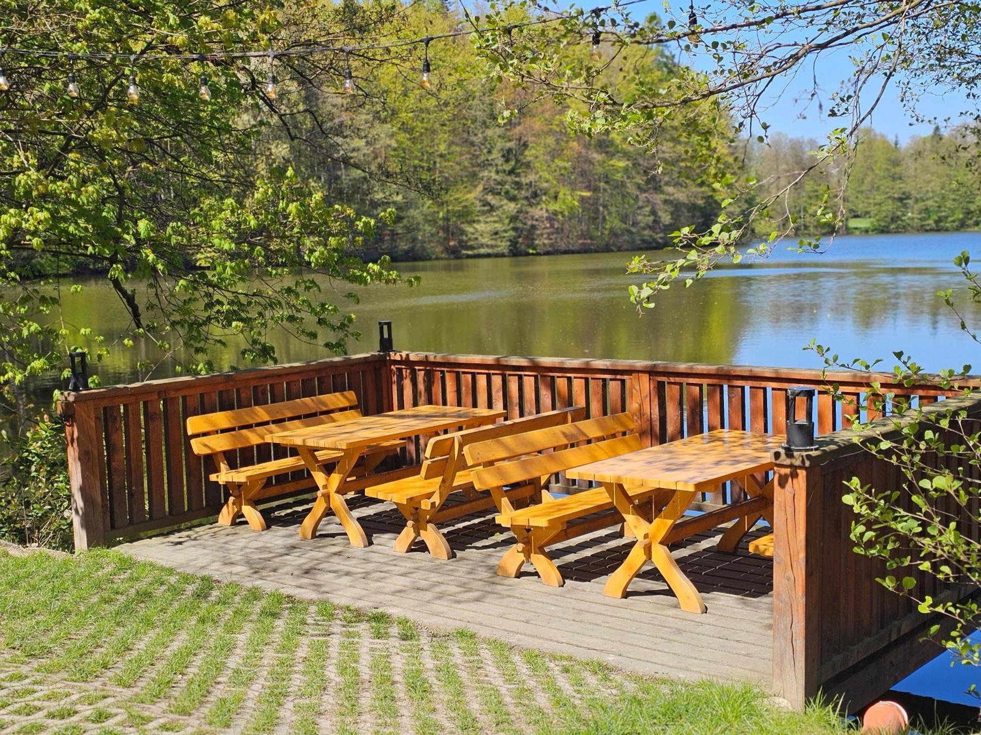 Hotel Balonovy A Pivovar Radesin